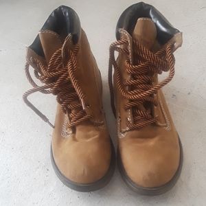 Camp boots